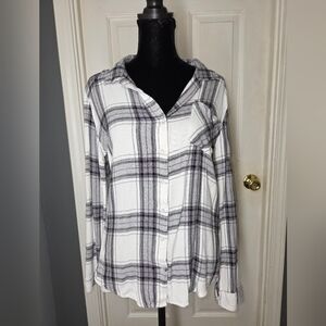 Soft, Light Weight Plaid Button-Up Shirt Womens Size Medium